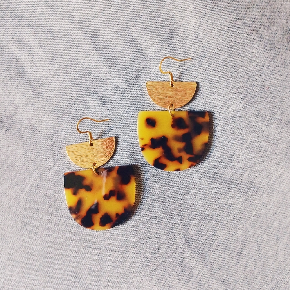 Gold Tortoiseshell Brown Tan Geometric Modern Bohemian Earrings Dangle Dangly